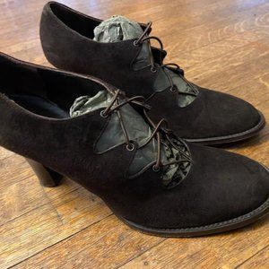 Via Spiga Lufkin Espresso Suede Heels size 8 1/2 M